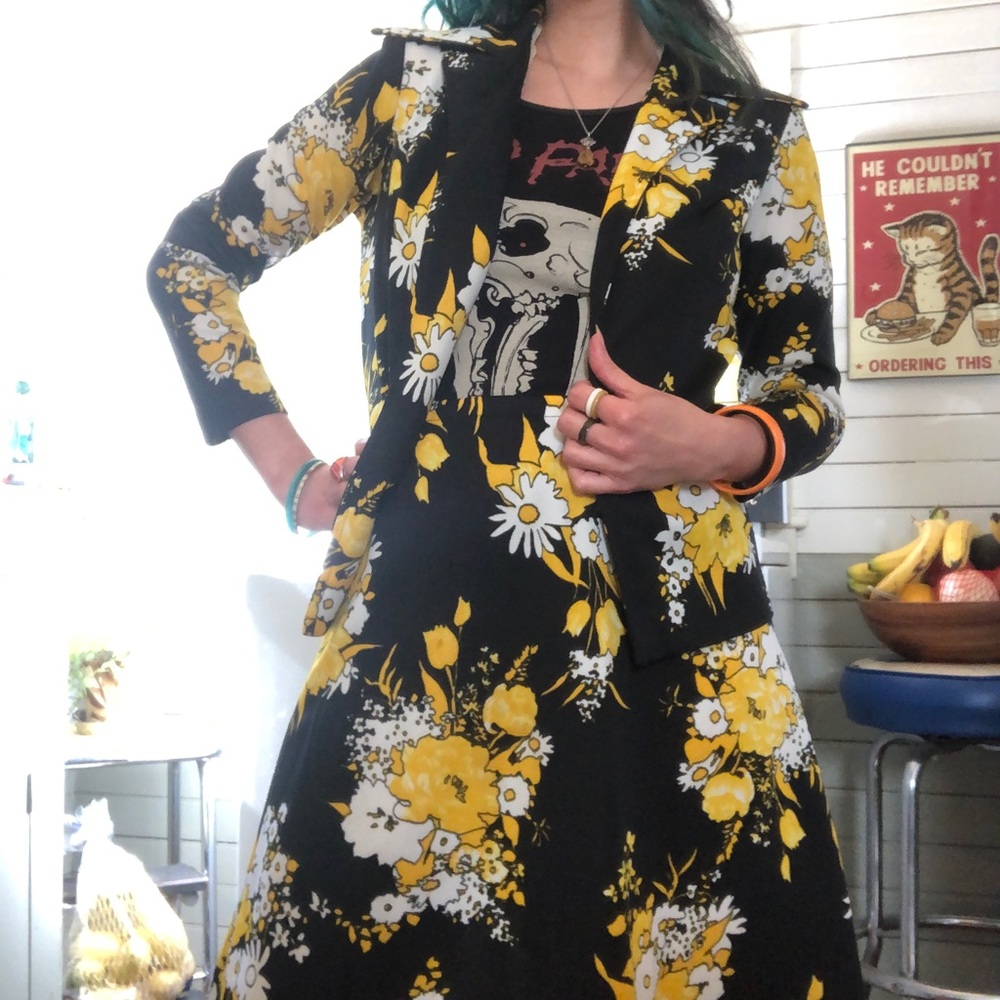 🌼 70’s Floral Skirt Suit